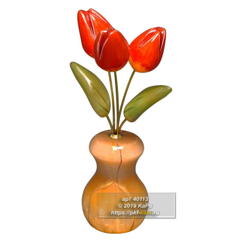 Ваза из селенита &quot;Тюльпаны&quot; 3 цветка  Ваза из и селенита "Тюльпаны" с 3 тюльпанами. На фото типовое изделие, оригинал может отличаться по размеру и весу (в пределах 10%), цвету, рисунку камня. 