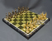 Шахматы "Русские" с доской из змеевика и фигурами из бронзы