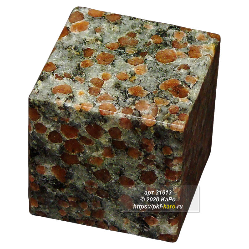 Кубик из гранатового амфиболита  Кубик из гранатового амфиболита. На фото типовое изделие, оригинал может отличаться по размеру и весу (в пределах 10%), цвету, рисунку камня. 