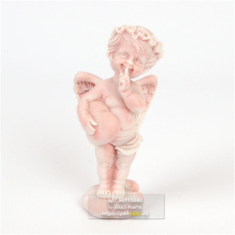 Ангелочек стоящий с сердечком из мрамолита  Ангелочек стоящий с сердечком из мрамолита. На фото типовое изделие, оригинал может отличаться по цвету и рисунку камня.
