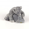 Медвежонок с камнем из мрамолита 