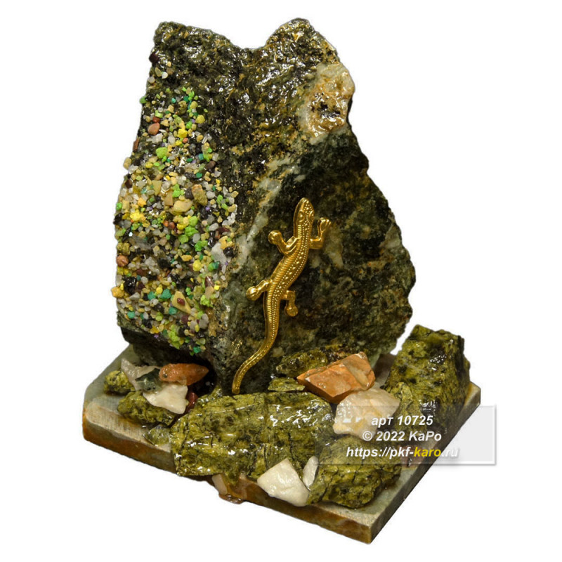 Скол каменный из змеевика с ящерицей &quot;Хозяйка Медной горы&quot; Скол каменный из змеевика с ящерицей "Хозяйка Медной горы".​ На фото типовое изделие, оригинал может отличаться по размеру и весу (в пределах 10%), цвету, рисунку камня. Форма разнообразна (связано с особенностями данной модели).
