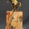 Кабинетная скульптура "Конь с попоной" из яшмы и бронзы