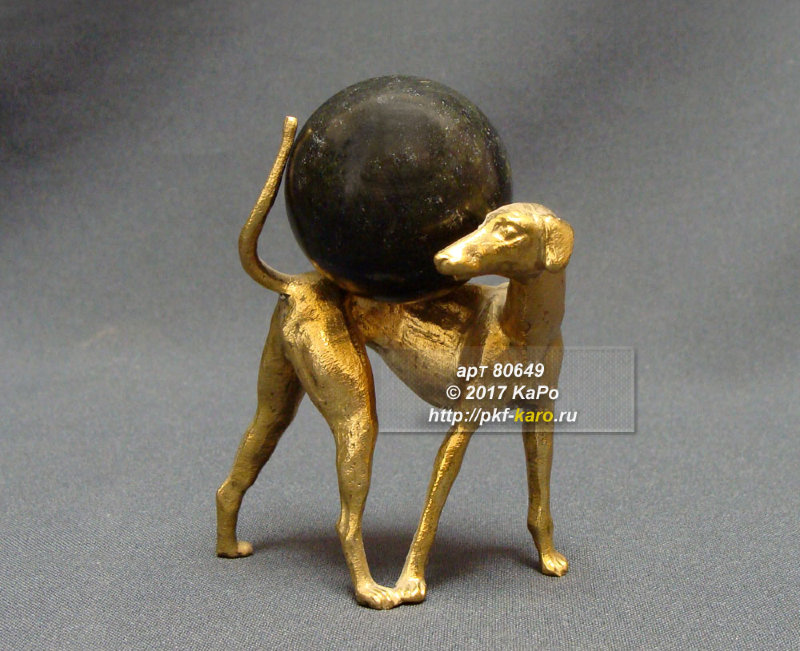Фигура собака Левретка Фигурка собаки Левретки из бронзы с шаром из змеевика. На фото типовое изделие, оригинал может отличаться по размеру и весу (в пределах 10%), цвету, рисунку камня.
