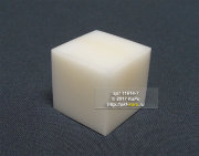 Кубик из белого мрамора