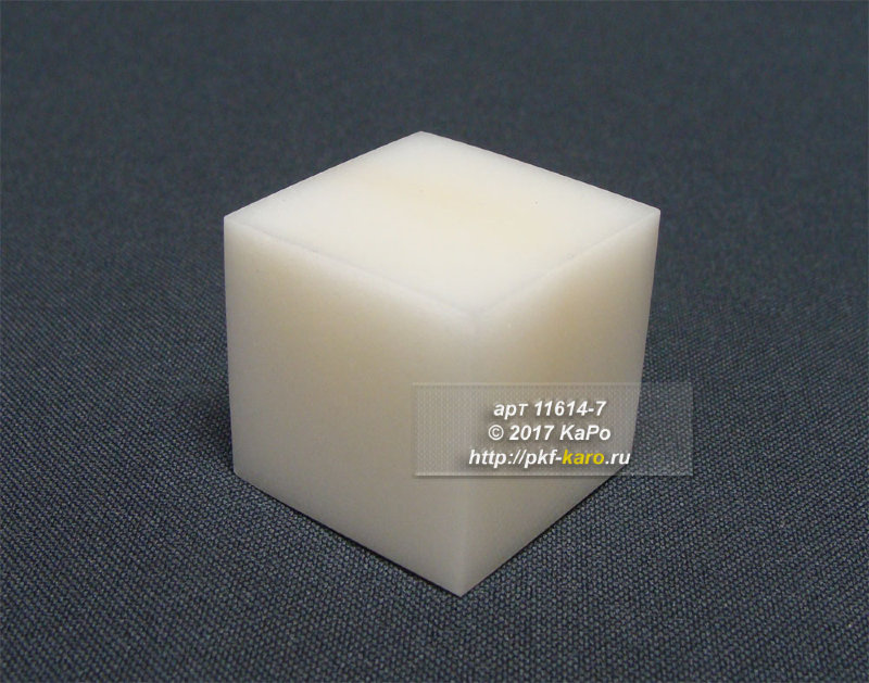 Кубик из белого мрамора Кубик изготовлен из белого мрамора. На фото типовое изделие, оригинал может отличаться по размеру и весу (в пределах 10%), цвету, рисунку камня.