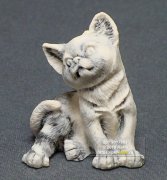 Фигурка из мрамолита "Котёнок сидящий"