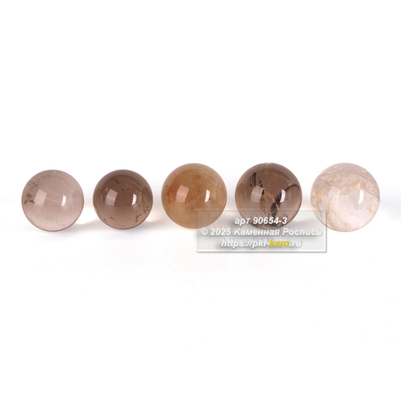 Шар кварц волосатик  Этот шар изготовлен из волосатика, редкой разновидности кварца, пронизанной тонкими иглами минерала, напоминающими волосы. Светлый оттенок камня подчёркивает внутреннюю структуру, создавая эффект воздушности и лёгкости. Диаметр изделия составляет 26-30 мм. Такой шар станет прекрасным дополнением для любой коллекции минералов, а также может использоваться как стильный элемент интерьера.
Данное фото представлено в качестве образца. На фото типовое изделие, оригинал может отличаться по размеру в указанных пределах, цвету, рисунку камня. Данная подставка в комплект не входит.