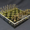 Шахматы "Мария Стюарт" с доской из змеевика и металлическими фигурами на кабошонах из змеевика